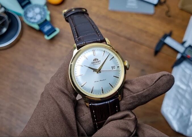 Comment porter une montre Orient avec un look streetwear